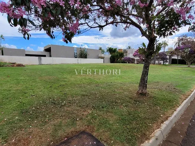 Terreno com 750m², à venda, no bairro Esperança em Londrina