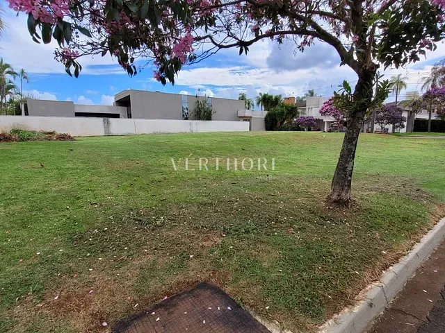 Terreno com 750m², à venda, no bairro Esperança em Londrina