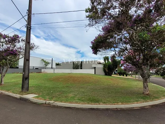 Terreno com 750m², à venda, no bairro Esperança em Londrina