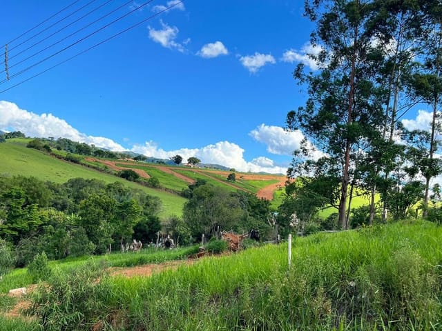 Terreno com 135m², à venda, no bairro Vale do Sol em Bom Jesus dos Perdões