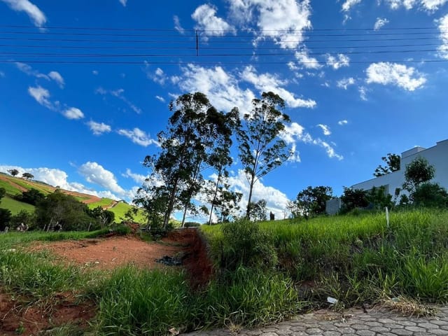 Terreno com 135m², à venda, no bairro Vale do Sol em Bom Jesus dos Perdões