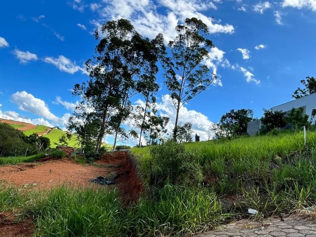Terreno com 135m², à venda, no bairro Vale do Sol em Bom Jesus dos Perdões