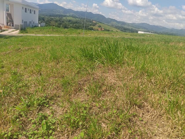 Terreno com 691m², à venda, no bairro Recanto do Lago em São João da Boa Vista