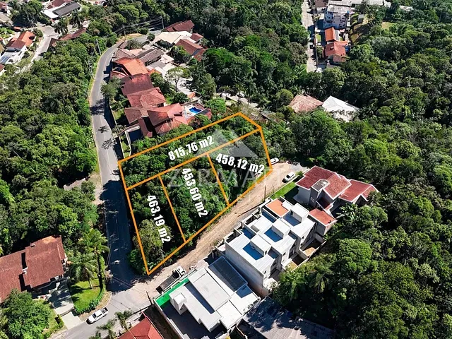 Terreno com 816m², à venda, no bairro Garcia em Blumenau
