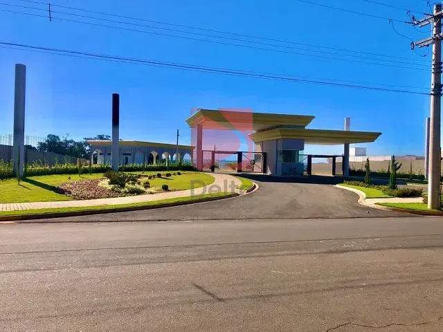 Terreno com 384m², à venda, no bairro Centro em Pirassununga