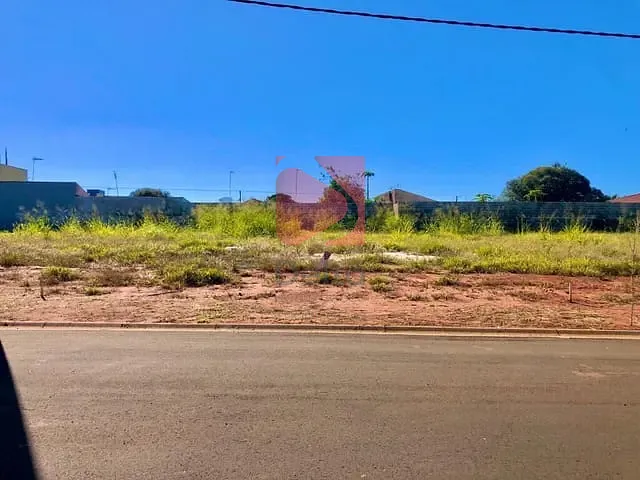 Terreno com 384m², à venda, no bairro Centro em Pirassununga