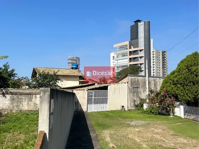 Terreno com 320m², à venda, no bairro Centro em Penha