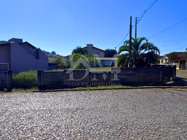 Terreno com 450m², à venda, no bairro Jardim Nossa Senhora de Fátima em Jaguariaíva