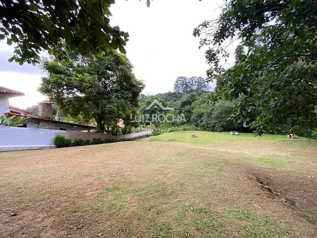 Terreno com 800m², à venda, no bairro Recanto Impla em Carapicuíba