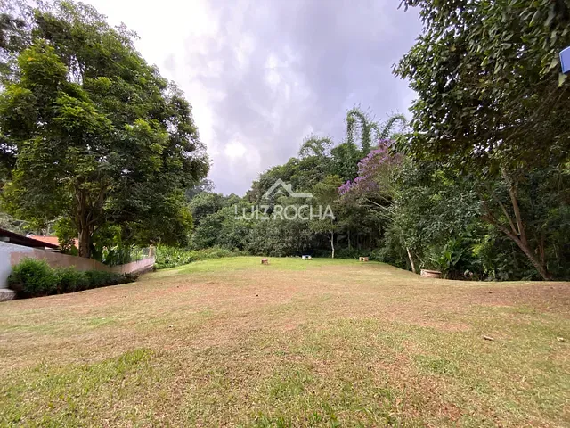 Terreno com 800m², à venda, no bairro Recanto Impla em Carapicuíba