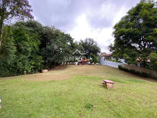 Terreno com 800m², à venda, no bairro Recanto Impla em Carapicuíba