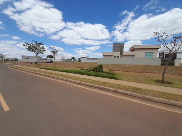Terreno com 869m², à venda, no bairro Terras Alpha Residencial 2 em Senador Canedo