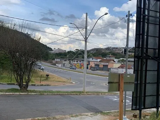 Terreno com 640m², à venda, no bairro Parque Primavera em Poços de Caldas