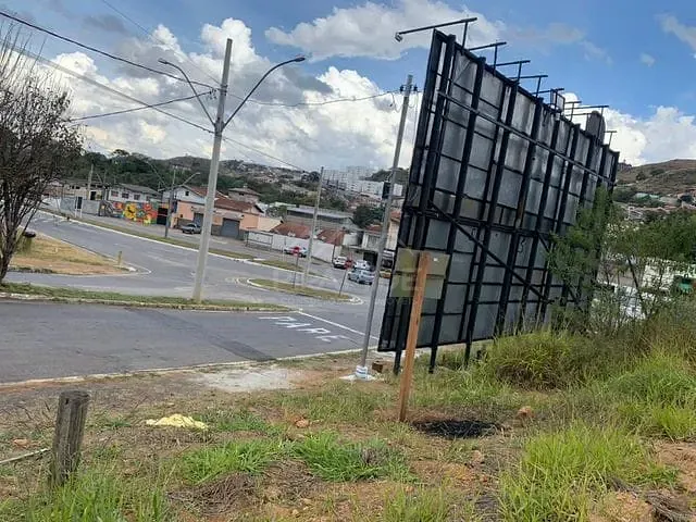 Terreno com 640m², à venda, no bairro Parque Primavera em Poços de Caldas