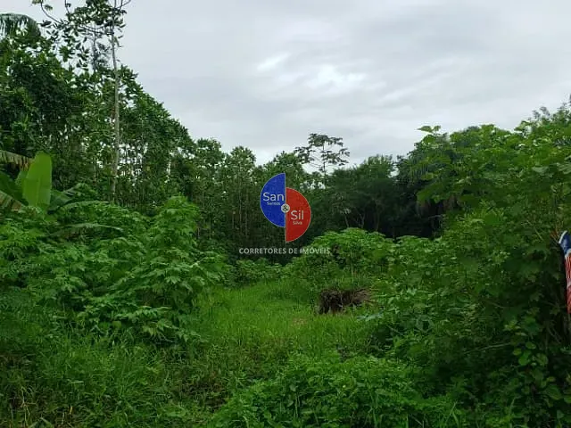 Terreno com 700m², à venda, no bairro Cotia em Guapimirim