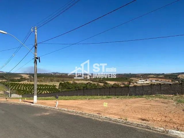 Terreno com 300m², à venda, no bairro Clube Campestre em Andradas