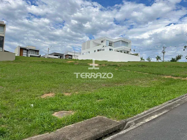 Terreno com 450m², à venda, no bairro Casa de Pedra ( ALPHAVILLE) em Volta Redonda