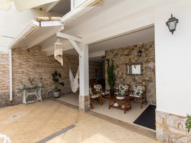 Casa com 315m² 3 quartos e 5 banheiros, à venda, no bairro Extensão do Bosque em Rio das Ostras