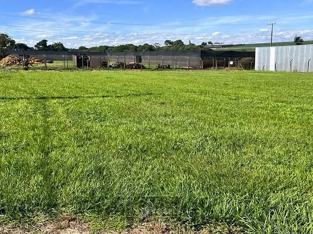 Terreno com 2160m², à venda, no bairro Residencial dos Imigrantes em Holambra