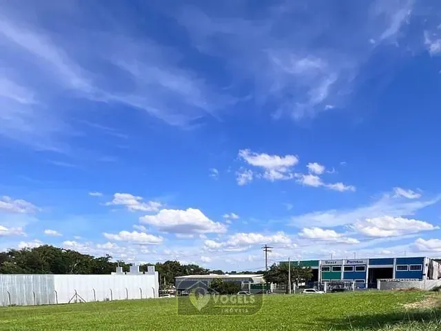Terreno com 2160m², à venda, no bairro Residencial dos Imigrantes em Holambra