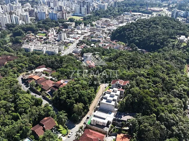 Terreno com 458m², à venda, no bairro Garcia em Blumenau