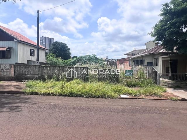 Terreno com 290m², à venda, no bairro Vila Sao Carlos em Apucarana