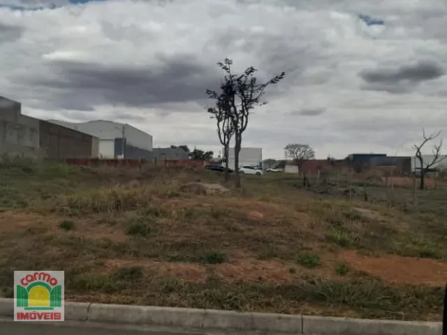 Terreno com 420m², à venda, no bairro Privê Lírios dos Campos em Anápolis