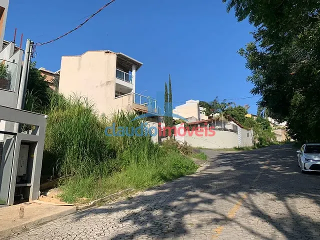Terreno à venda, no bairro Jardim Amália em Volta Redonda