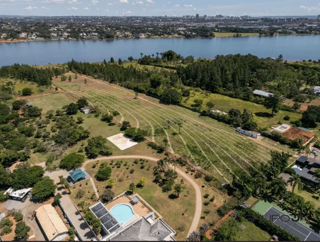 Terreno com 37087m², à venda, no bairro Setor de Habitações Individuais Sul em Brasília