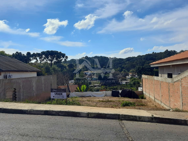 Terreno com 140m², à venda, no bairro Jardim Edith em Jaguariaíva