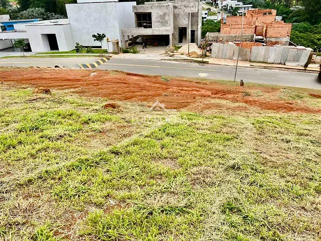Terreno com 503m², à venda, no bairro Paisagem Renoir em Cotia