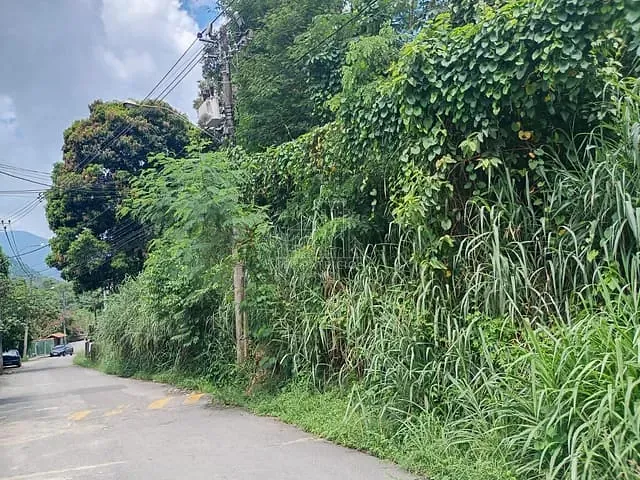Terreno com 240m², à venda, no bairro Barreira em Guapimirim