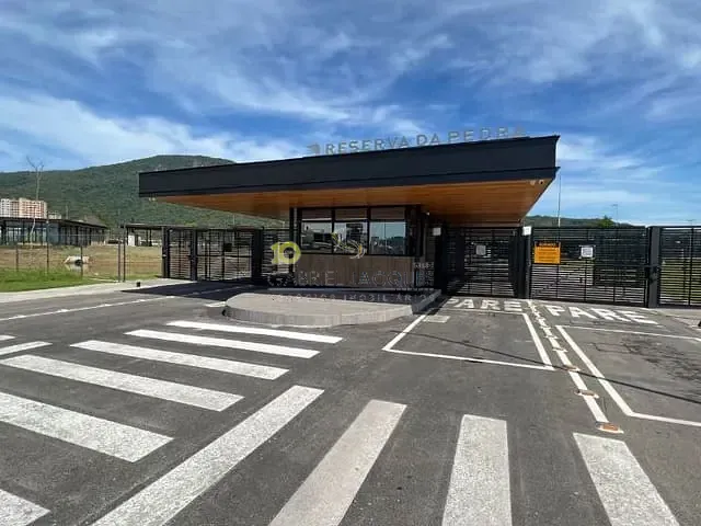 Terreno com 300m², à venda, no bairro Cidade Universitária Pedra Branca em Palhoça