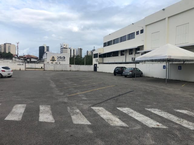 Terreno com 1672m², à venda, no bairro Jardins em Aracaju