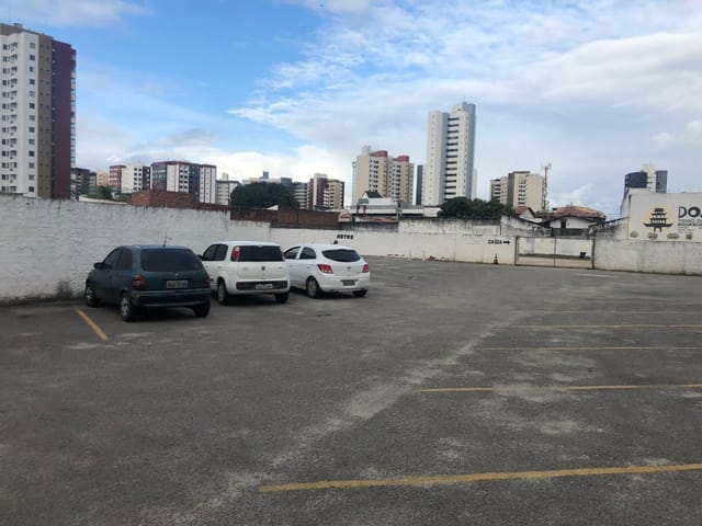 Terreno com 1672m², à venda, no bairro Jardins em Aracaju