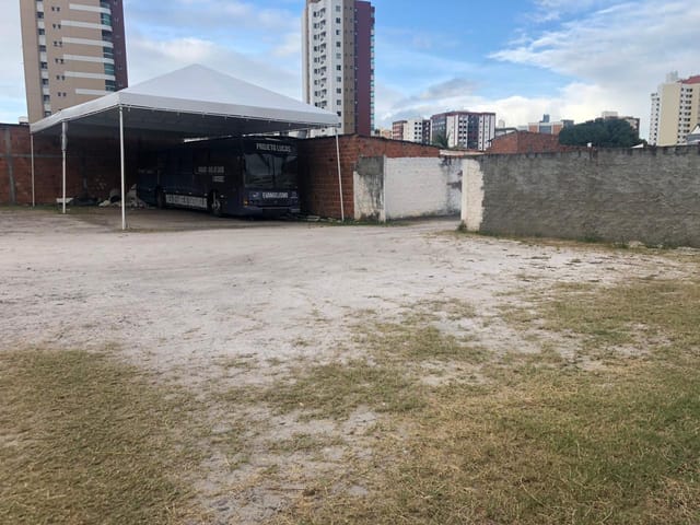 Terreno com 1672m², à venda, no bairro Jardins em Aracaju