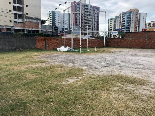 Terreno com 1672m², à venda, no bairro Jardins em Aracaju