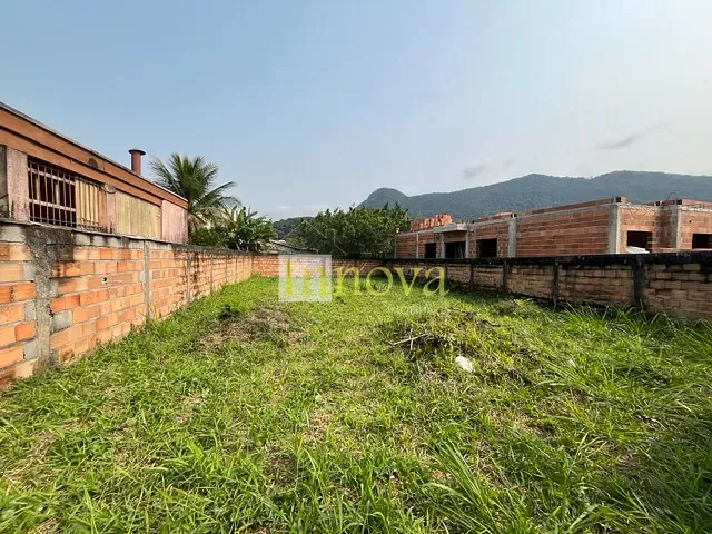 Terreno com 300m², à venda, no bairro Martim de Sá em Caraguatatuba