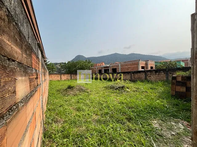 Terreno com 300m², à venda, no bairro Martim de Sá em Caraguatatuba