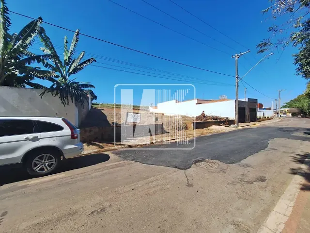 Terreno com 310m², à venda, no bairro Centro em Cesário Lange