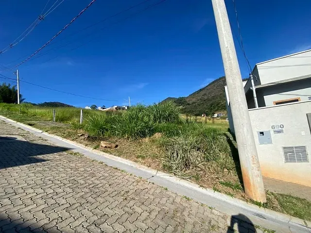 Terreno com 210m², à venda, no bairro Loteamento Vale das Hortênsias em Itajubá
