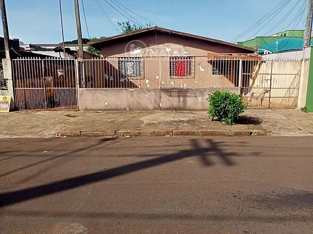 Casa com 512m², à venda, no bairro Aeroporto em Londrina