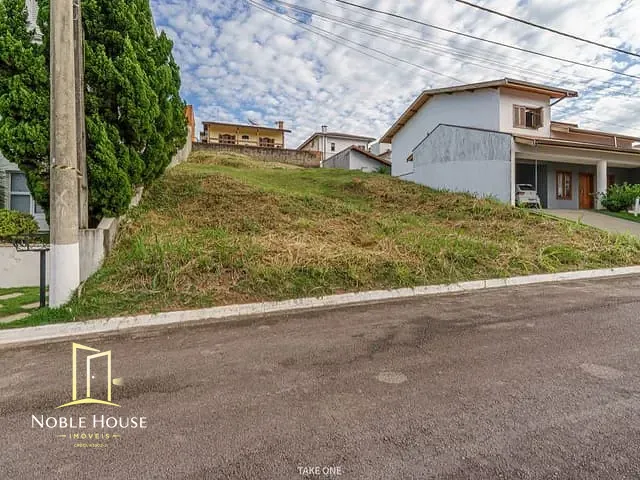 Terreno com 450m², à venda, no bairro Villaggio Capríccio em Louveira