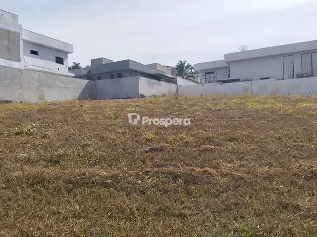 Terreno com 404m², à venda, no bairro Condomínio Vale dos Pássaros em Anápolis