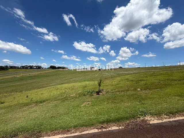Terreno com 1562m², à venda, no bairro Loteamento Terras de Canaã em Cambé