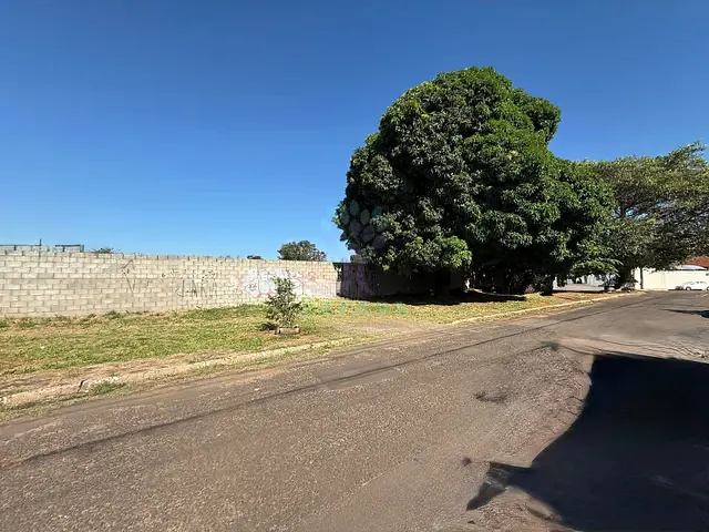Terreno com 1829m², à venda, no bairro Vila Bandeirante em Campo Grande