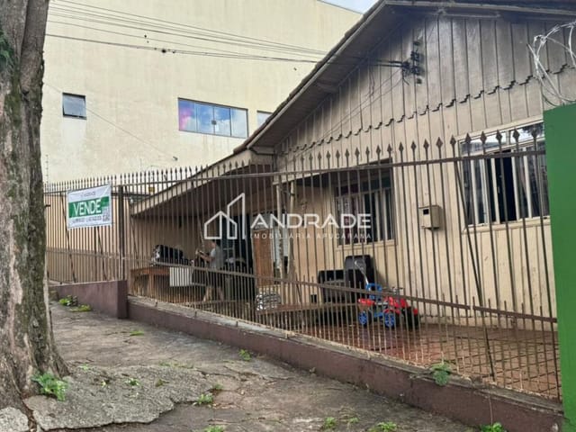 Terreno com 327m², à venda, no bairro Centro em Apucarana