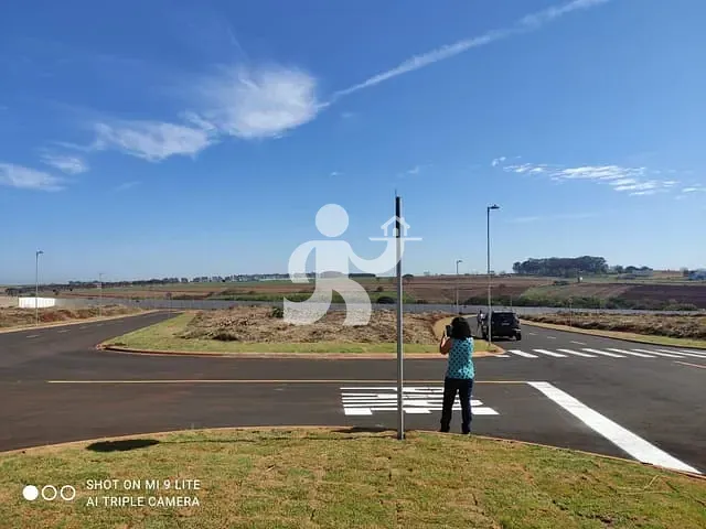 Terreno com 545m², à venda, no bairro Riviera Village em Cravinhos