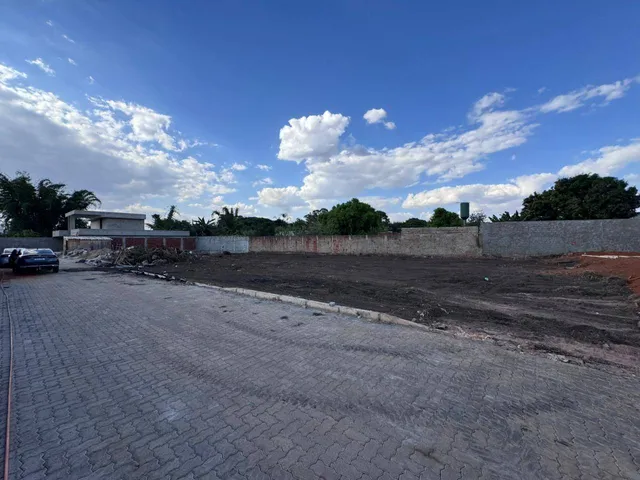 Terreno com 300m², à venda, no bairro Park Way em Brasília
