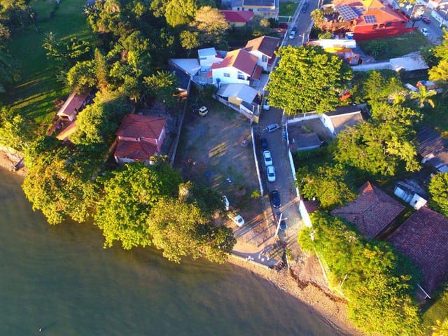 Terreno com 946m², à venda, no bairro Armação em Penha